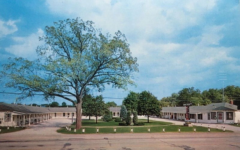 Dixie Villa Motel - Vintage Postcard (newer photo)